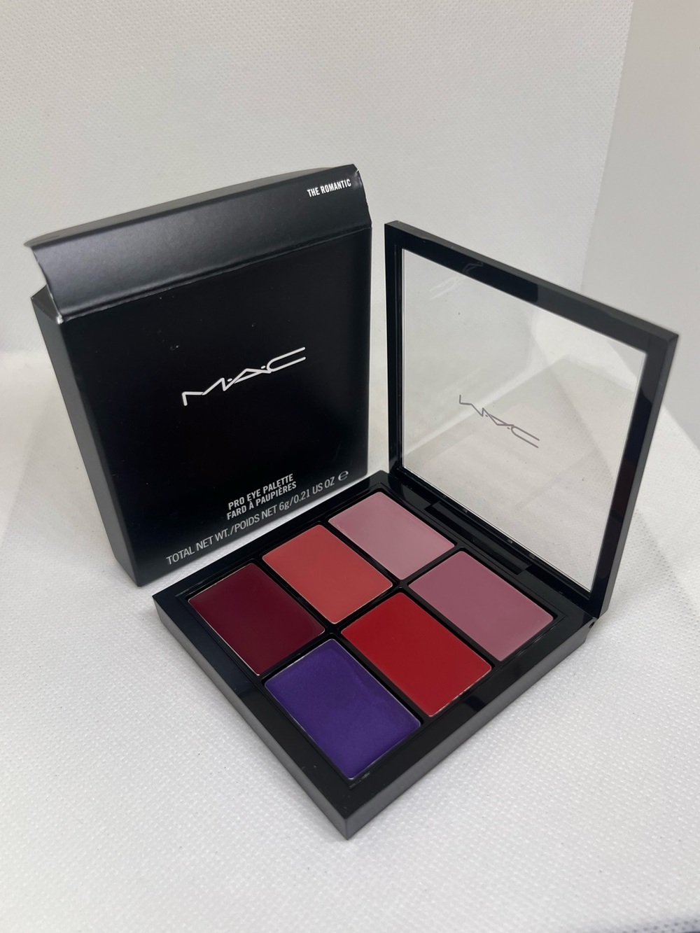 New MAC Pro Eye Palette *THE ROMANTIC* / 0.21 oz